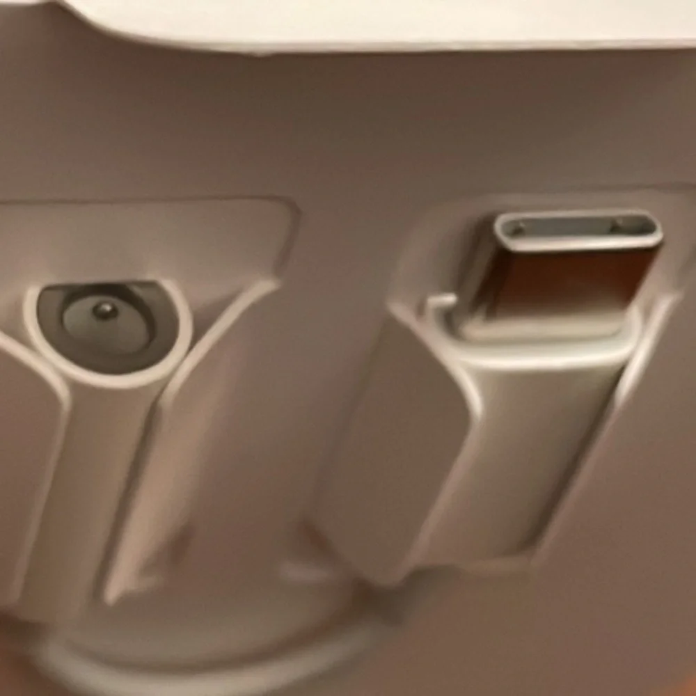 Apple USB-C to 3.5mm White Headphone jack adapter